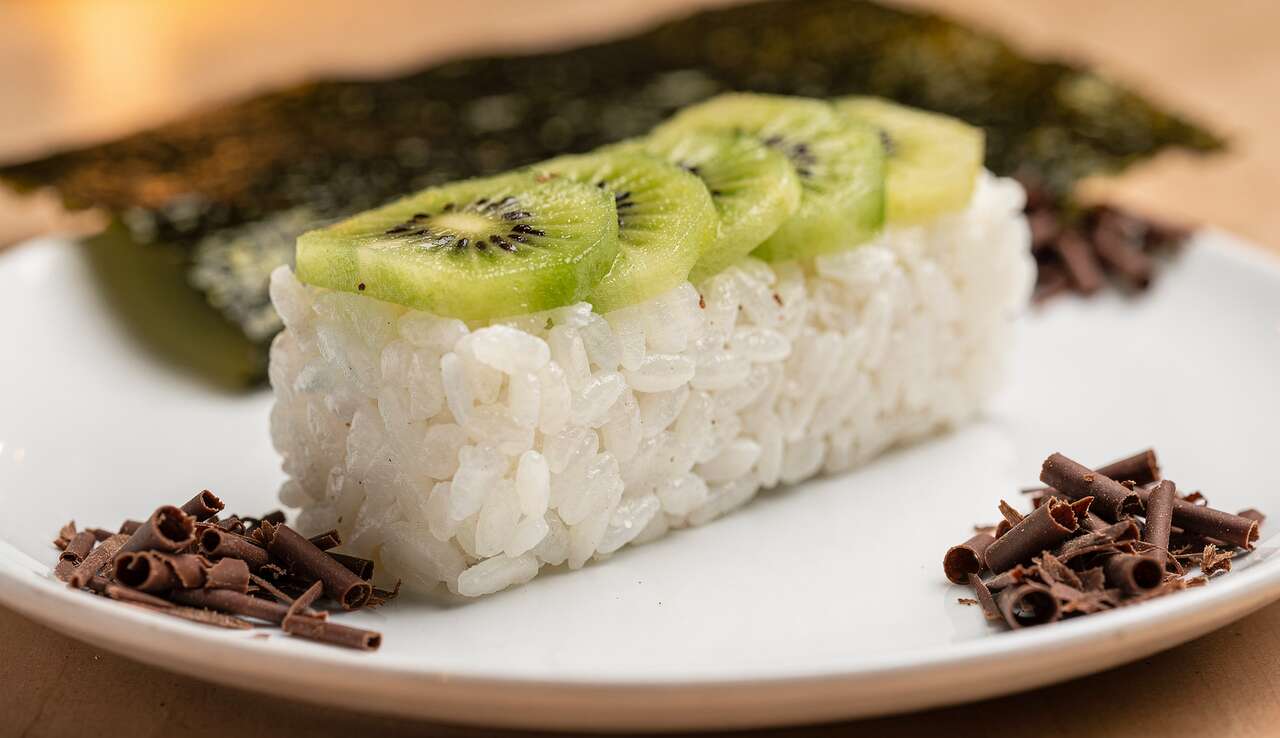 Recette originale de makis de Noël au kiwi : idée festive et savoureuse