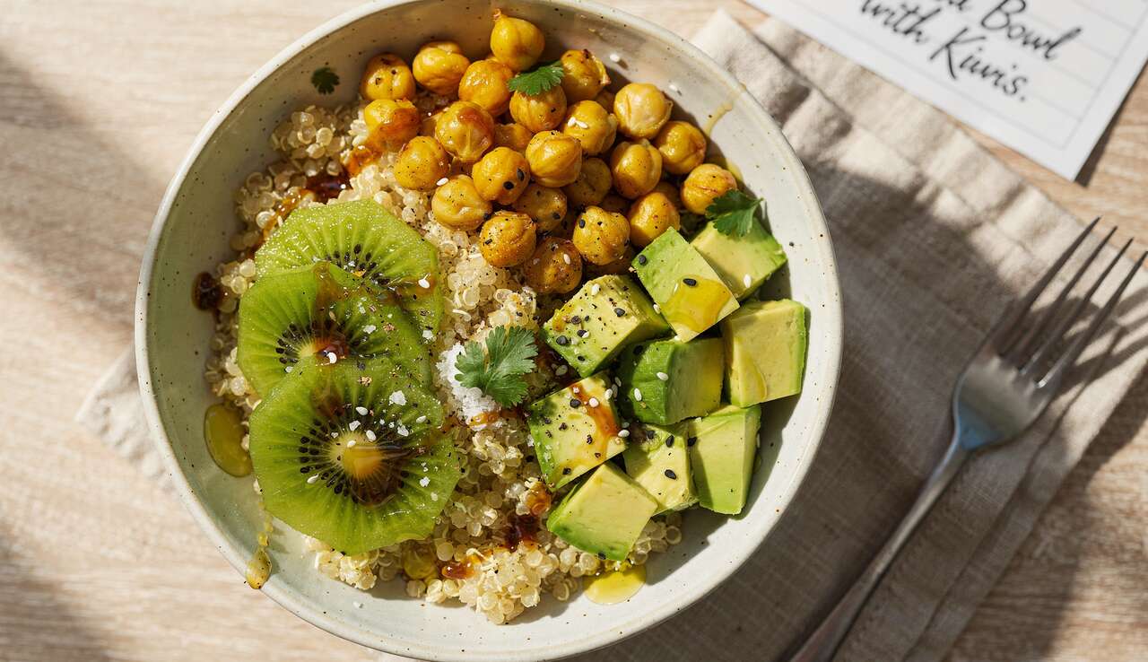 Buddha bowl avec kiwis : recette saine et délicieuse