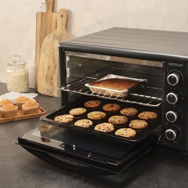 Découvrez notre test du four Cecotec Bake&Toast 6090 avec ses 2200 W et 12 fonctions pour une cuisson parfaite et variée dans votre cuisine