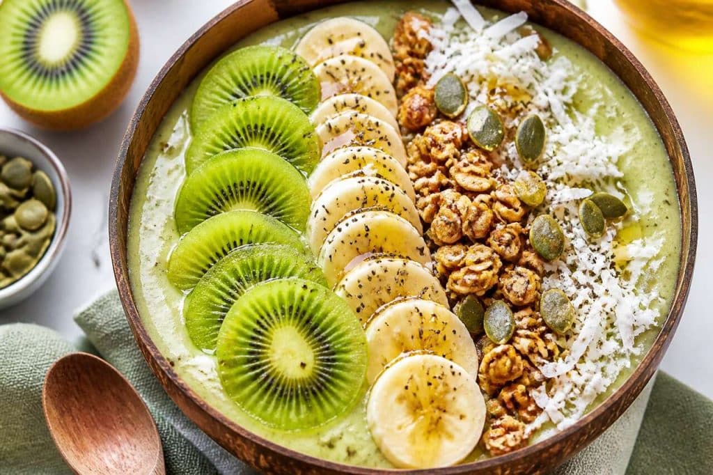 Smoothie Bowl Kiwi : recette délicieuse et saine